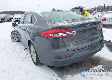 2019 Ford Fusion Hybrid Sel z USA, uszkodzony, nr VIN 3FA6P0MU2KR192839